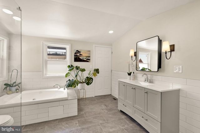 1248 GIRARD ST NW, Washington, DC 20009