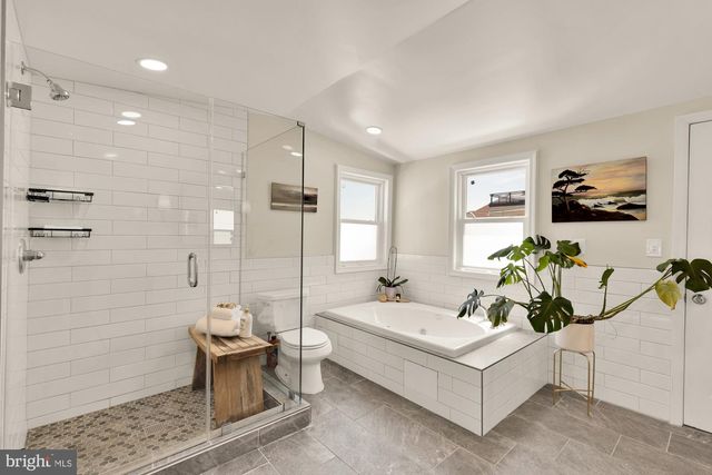 1248 GIRARD ST NW, Washington, DC 20009