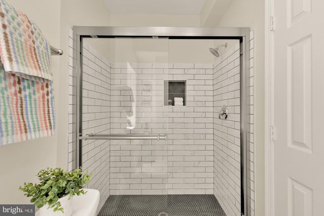 1248 GIRARD ST NW, Washington, DC 20009