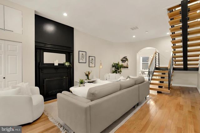 1248 GIRARD ST NW, Washington, DC 20009