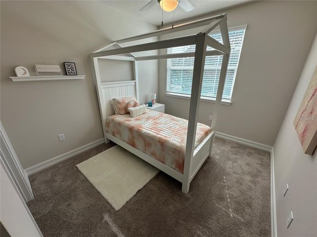 1111 E CAROLINE STREET, Tavares, FL 32778