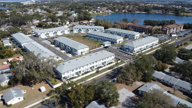 1111 E CAROLINE STREET, Tavares, FL 32778