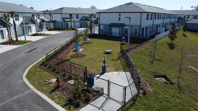 1111 E CAROLINE STREET, Tavares, FL 32778