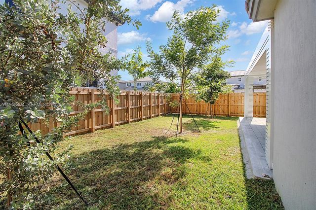 879 SE 26th Ter 1, Homestead, FL 33035