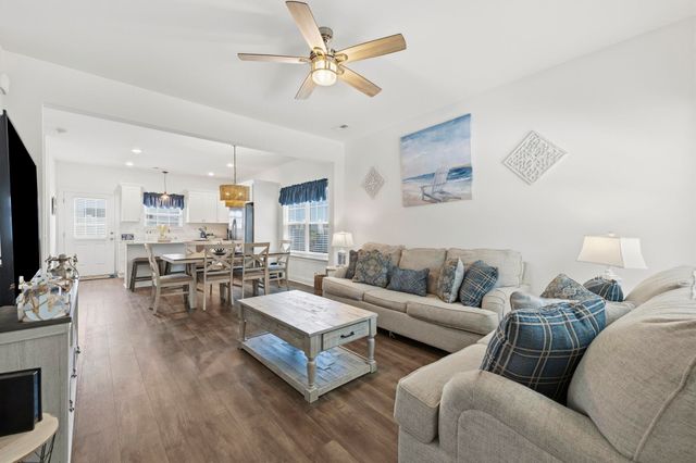 412 N Oak St., Myrtle Beach, SC 29577