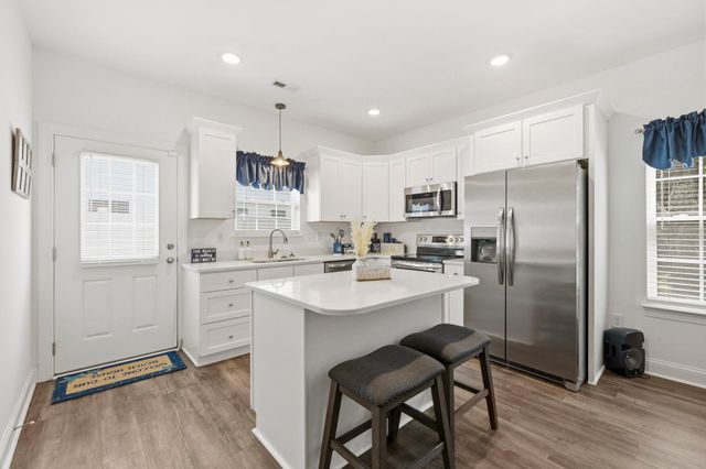 412 N Oak St., Myrtle Beach, SC 29577