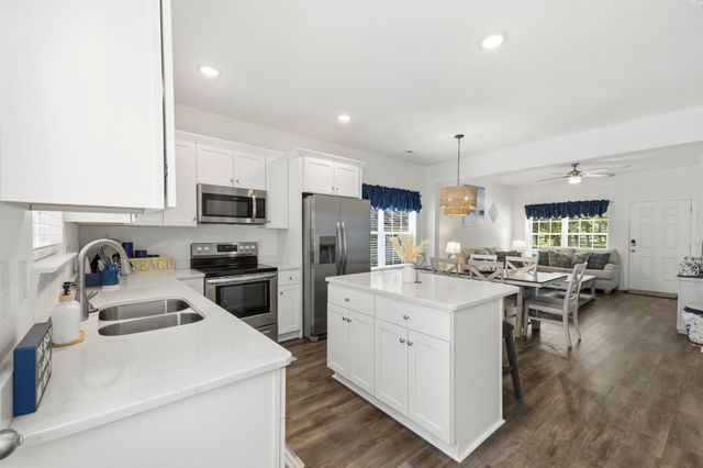 412 N Oak St., Myrtle Beach, SC 29577