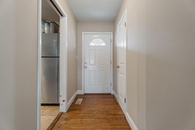 18 E 15th Road, Grove, OK 74344