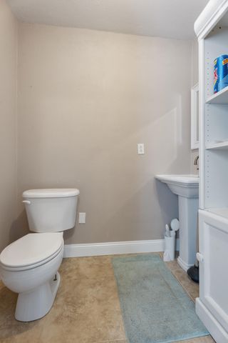 18 E 15th Road, Grove, OK 74344