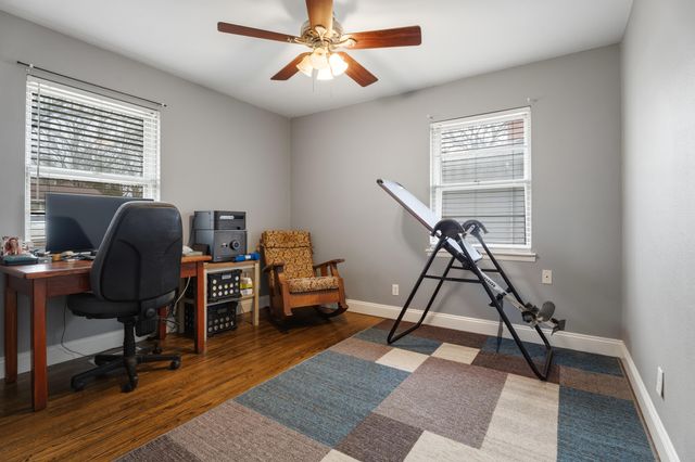 18 E 15th Road, Grove, OK 74344