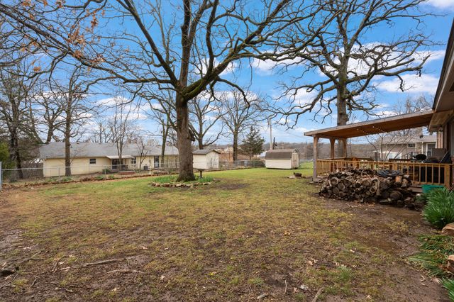 18 E 15th Road, Grove, OK 74344