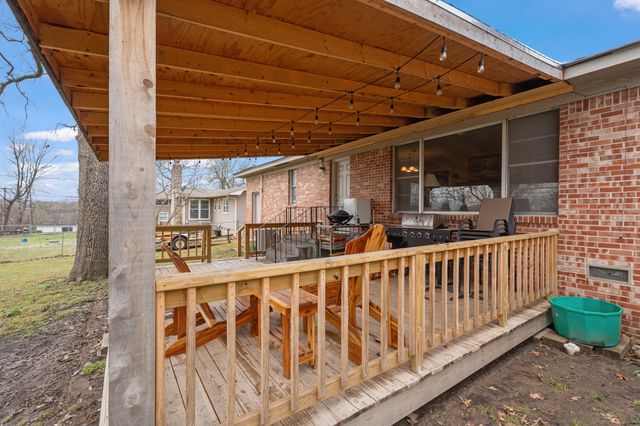 18 E 15th Road, Grove, OK 74344