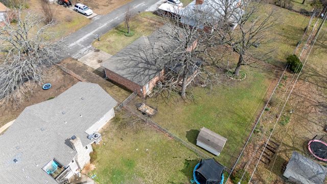 18 E 15th Road, Grove, OK 74344