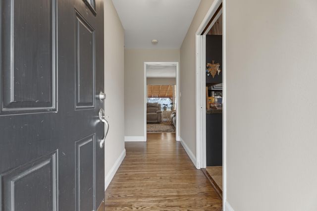 18 E 15th Road, Grove, OK 74344