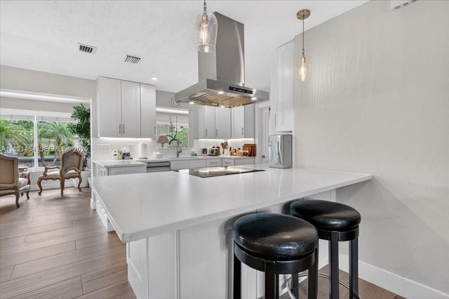 164 NE 30th St, Wilton Manors, FL 33334