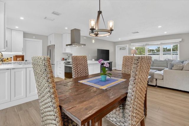 164 NE 30th St, Wilton Manors, FL 33334