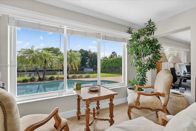 164 NE 30th St, Wilton Manors, FL 33334