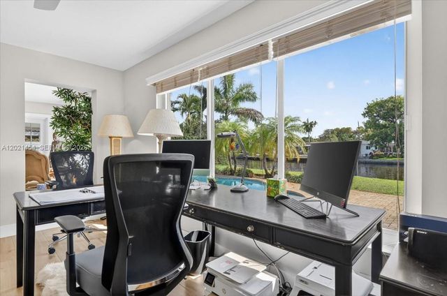 164 NE 30th St, Wilton Manors, FL 33334