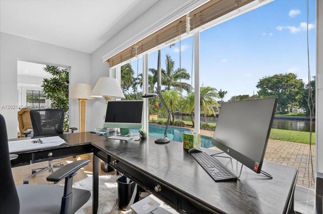 164 NE 30th St, Wilton Manors, FL 33334