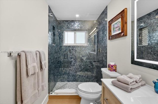 164 NE 30th St, Wilton Manors, FL 33334