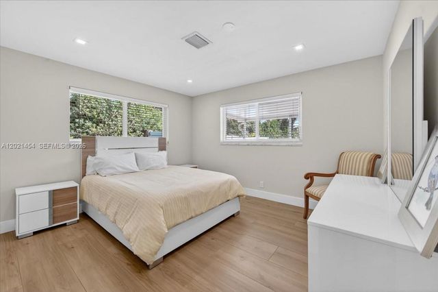 164 NE 30th St, Wilton Manors, FL 33334