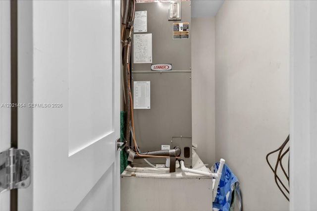 164 NE 30th St, Wilton Manors, FL 33334