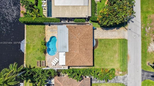 164 NE 30th St, Wilton Manors, FL 33334