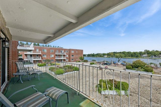 320 East Shore Road 30B, Great Neck, NY 11023