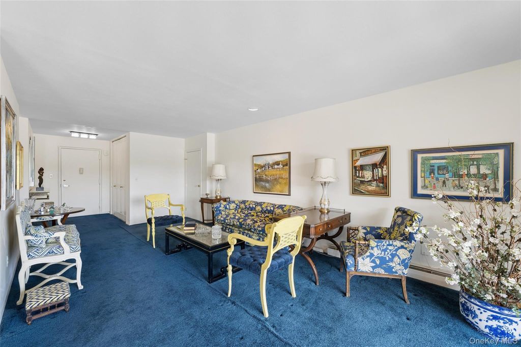 320 East Shore Road 30B, Great Neck, NY 11023 — photo 4