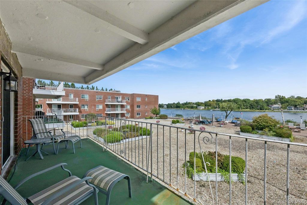 320 East Shore Road 30B, Great Neck, NY 11023 — photo 5