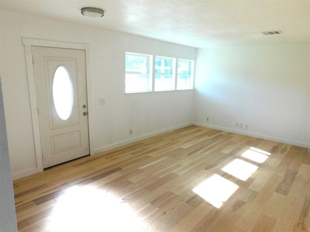 3106 Northeast DR, Austin, TX 78723