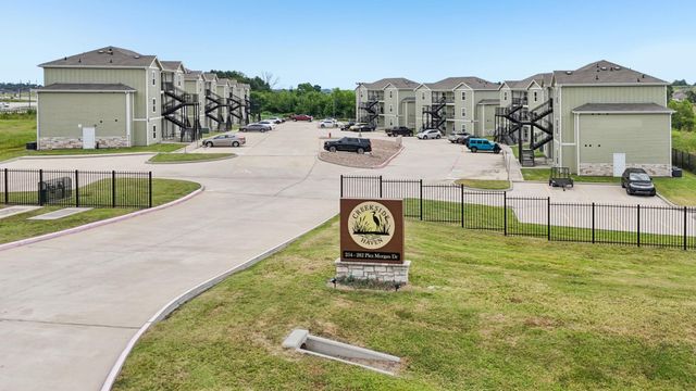 270 Plez Morgan Drive C, Montgomery, TX 77356