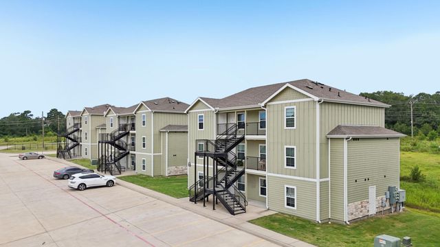 270 Plez Morgan Drive C, Montgomery, TX 77356