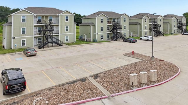 270 Plez Morgan Drive C, Montgomery, TX 77356