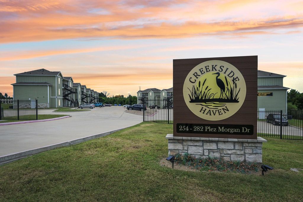 270 Plez Morgan Drive C, Montgomery, TX 77356