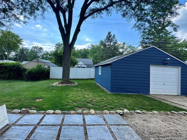 234 Draper Avenue, Pontiac, MI 48341