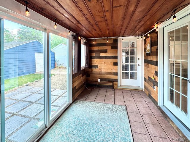 234 Draper Avenue, Pontiac, MI 48341