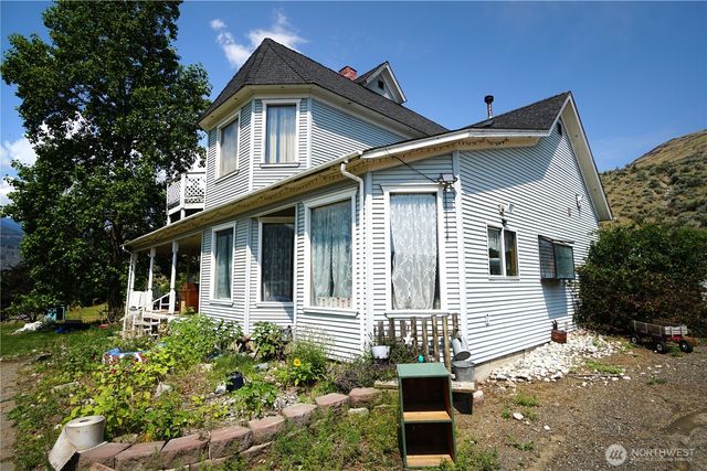 1112 Loomis Oroville Road, Loomis, WA 98827