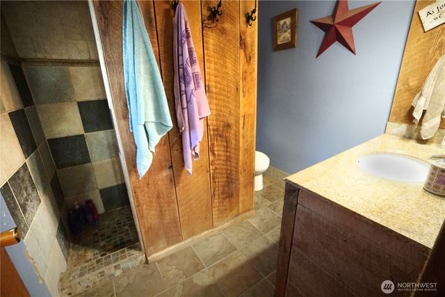 1112 Loomis Oroville Road, Loomis, WA 98827