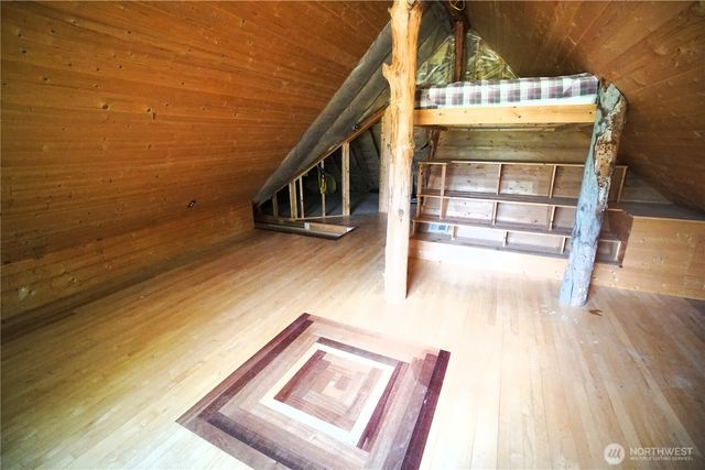 1112 Loomis Oroville Road, Loomis, WA 98827