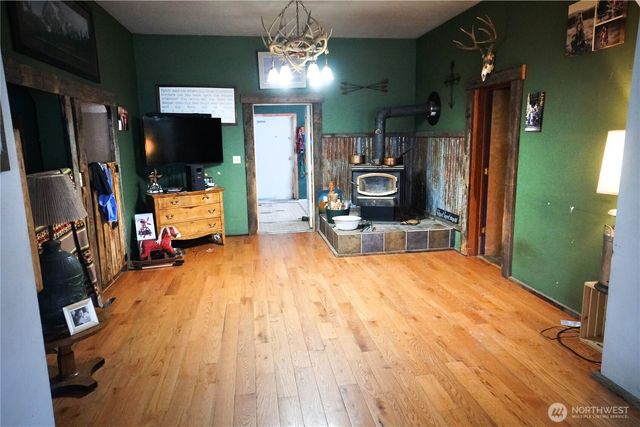 1112 Loomis Oroville Road, Loomis, WA 98827