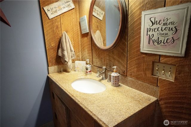 1112 Loomis Oroville Road, Loomis, WA 98827