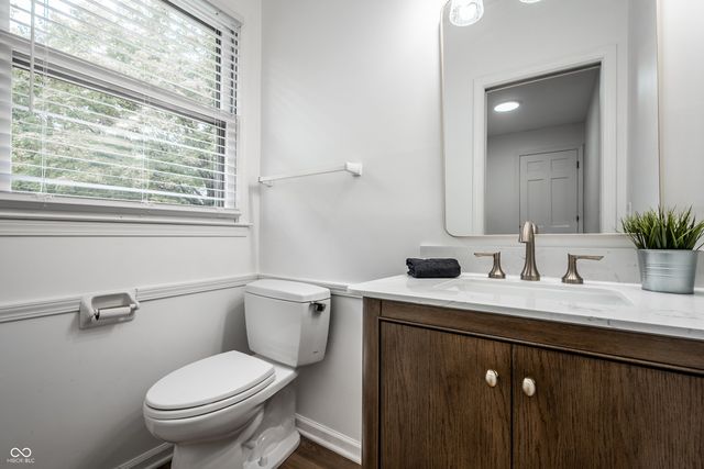10819 E Lakeshore Drive, Carmel, IN 46033