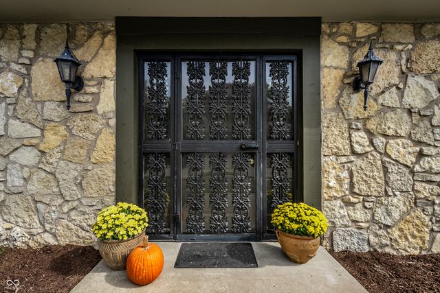 10819 E Lakeshore Drive, Carmel, IN 46033