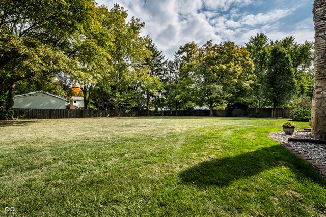 10819 E Lakeshore Drive, Carmel, IN 46033