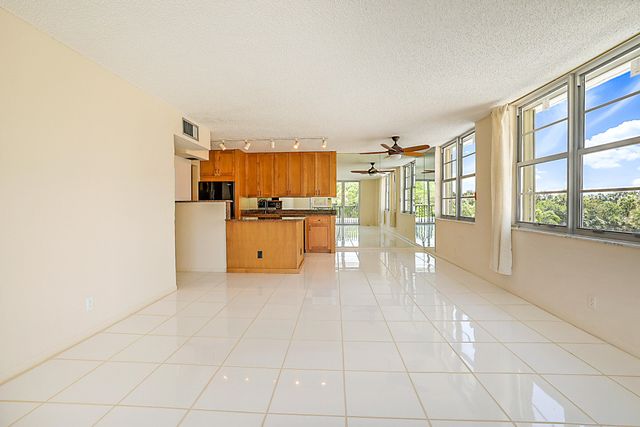 2121 N Ocean Boulevard 302e, Boca Raton, FL 33431