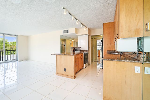 2121 N Ocean Boulevard 302e, Boca Raton, FL 33431