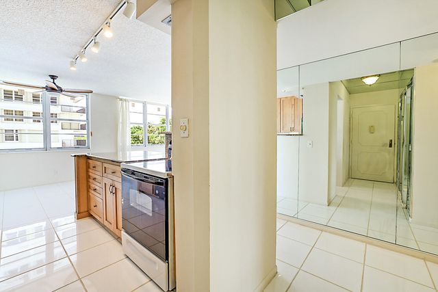 2121 N Ocean Boulevard 302e, Boca Raton, FL 33431