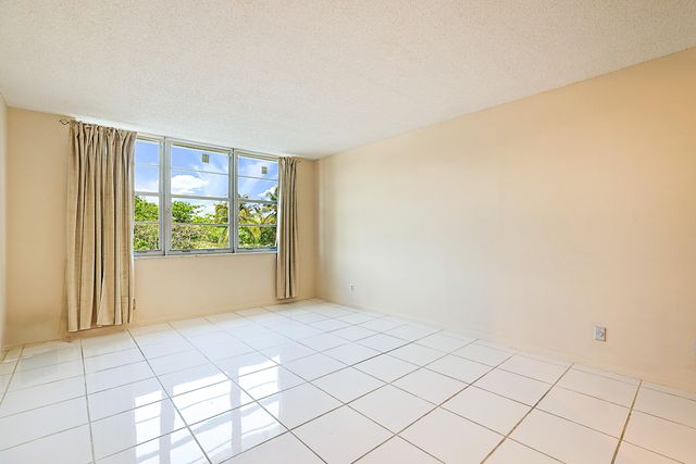 2121 N Ocean Boulevard 302e, Boca Raton, FL 33431