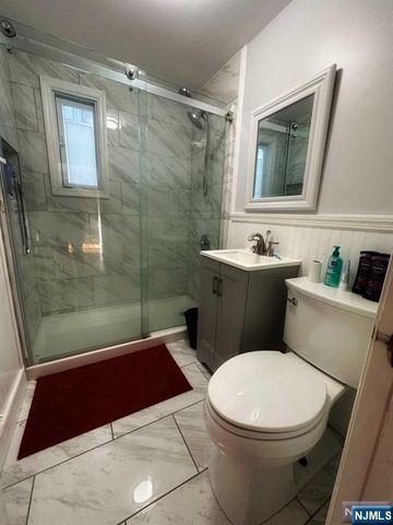 110 Chestnut Street, Bergenfield, NJ 07621